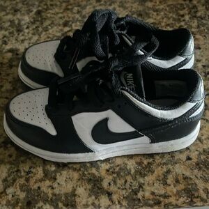 Almost new Panda dunks only worn twice